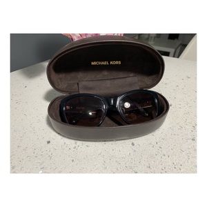 michael kors sunglasses with hard case